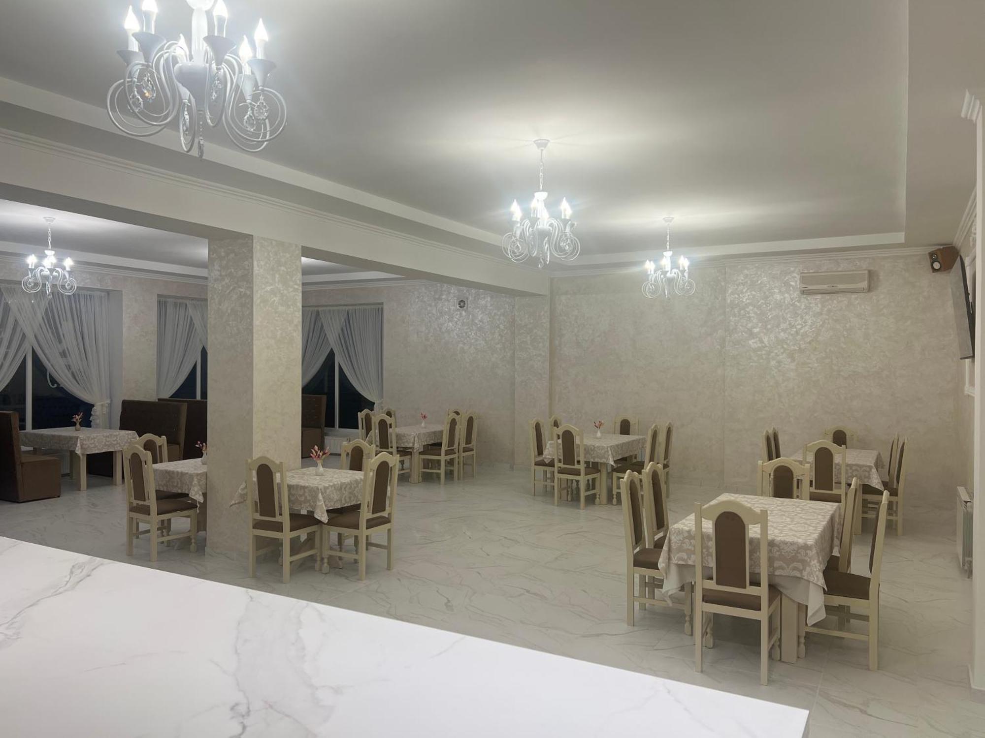 Grand Hotel Mohyliv-Podilskyi エクステリア 写真