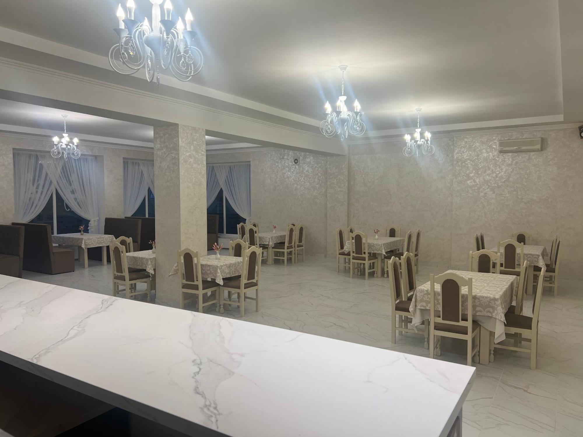 Grand Hotel Mohyliv-Podilskyi エクステリア 写真