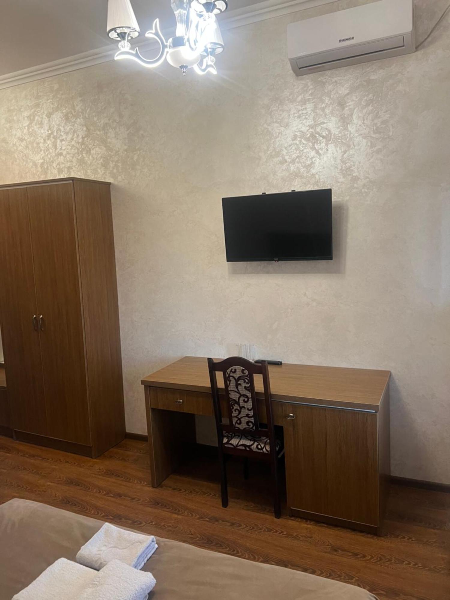 Grand Hotel Mohyliv-Podilskyi エクステリア 写真